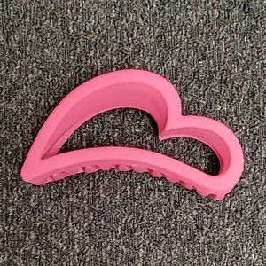 NWOT Heart Shape hair Claw